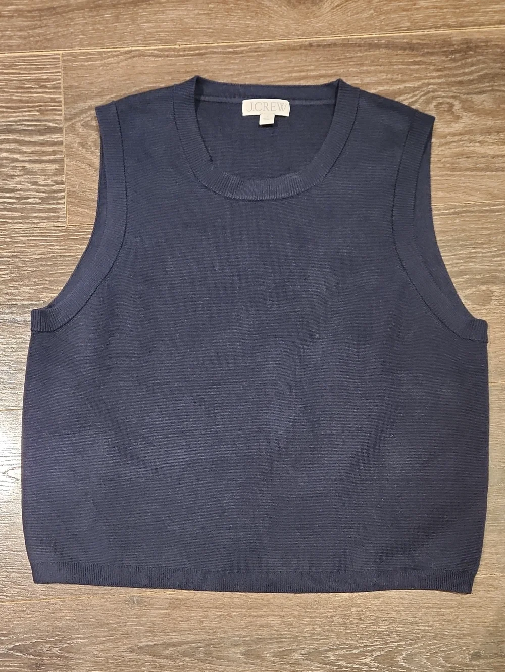 ❤️ NWOT! J CREW SLEEVELESS SWEATER SHELL IN TENCEL™ LYOCELL BLEND, NAVY. LARGE